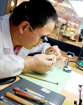 本杰明·托马斯-金牛区帝舵维修服务中心制表师